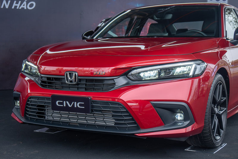 Honda Civic - Cụm đèn pha và lưới tản nhiệt