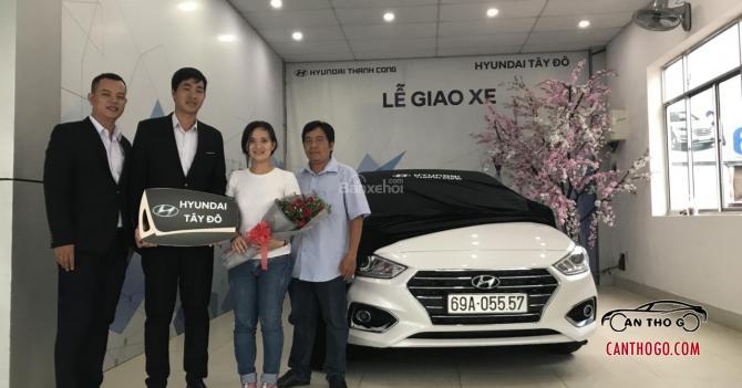 Bán Accent 1.4 MT màu trắng, xe giao ngay trong tháng 11 này, tặng phụ kiện 7 món