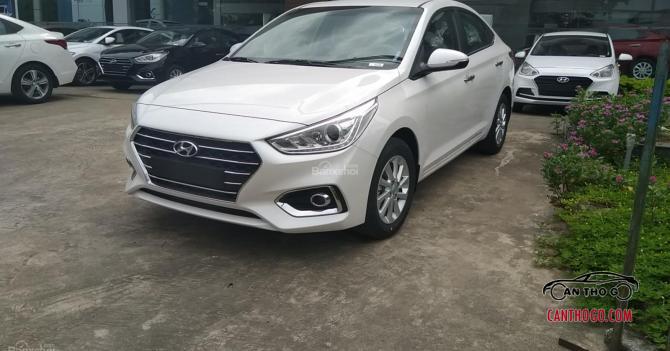 Bán Accent 1.4 MT màu trắng, xe giao ngay trong tháng 11 này, tặng phụ kiện 7 món