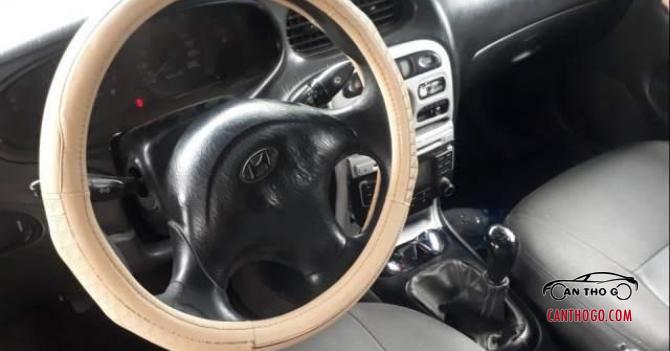 Bán ô tô Hyundai Elantra sản xuất 1995, màu vàng, nhập khẩu nguyên chiếc, 70tr