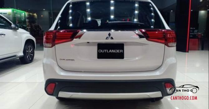 Bán xe Mitsubishi Outlander đời 2019, màu trắng