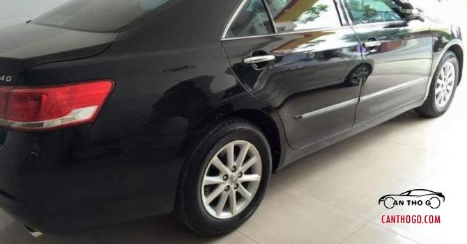 Cần bán gấp Toyota Camry 2.4G đời 2011, màu đen xe gia đình, giá tốt
