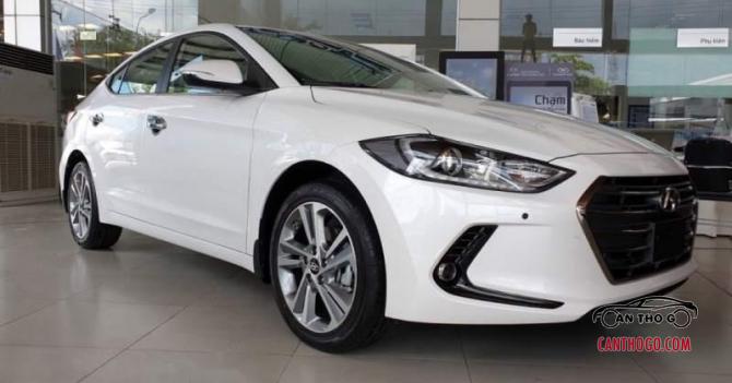 Cần bán Hyundai Elantra 2019, màu trắng, nhập khẩu