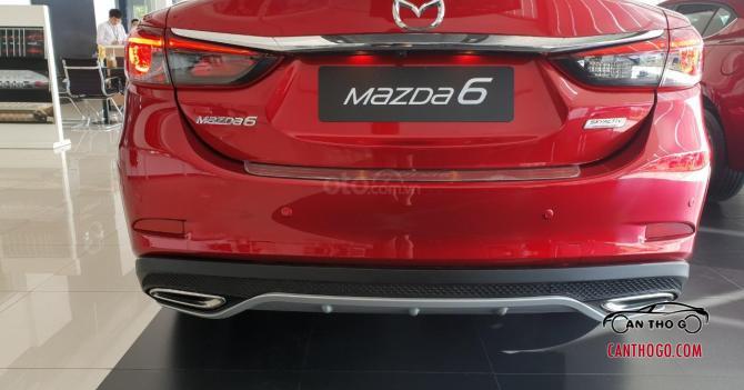 Cần bán Mazda 6 2.0 Premium SE FL, màu đỏ, giá chỉ 912 triệu