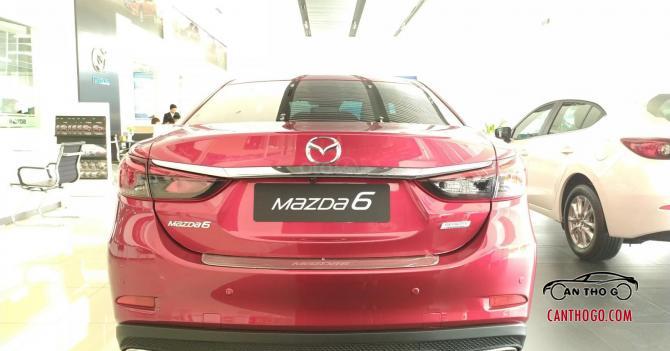Cần bán Mazda 6 2.0 Premium SE FL, màu đỏ, giá chỉ 912 triệu