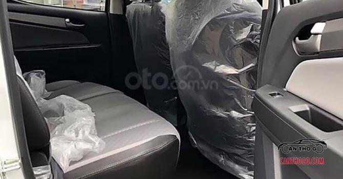 Cần bán xe Chevrolet Trailblazer LT 2.5L 4x2 MT đời 2019, màu trắng, nhập khẩu, 855 triệu