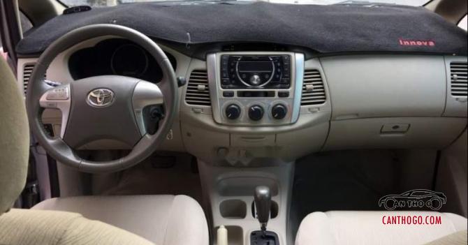 Cần bán xe Innova G, số tự động, SX 2012, màu bạc xe zin toàn bộ