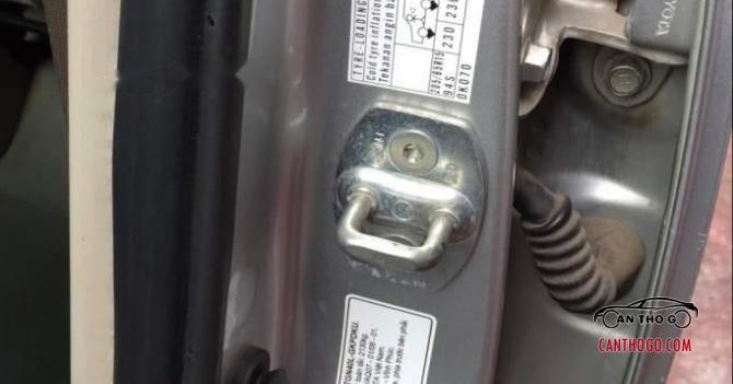 Cần bán xe Innova G, số tự động, SX 2012, màu bạc xe zin toàn bộ