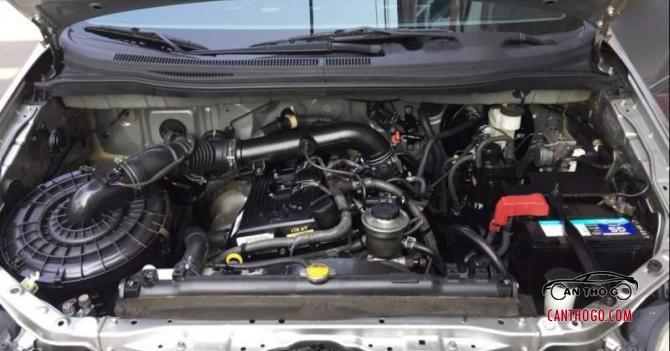 Cần bán xe Innova G, số tự động, SX 2012, màu bạc xe zin toàn bộ