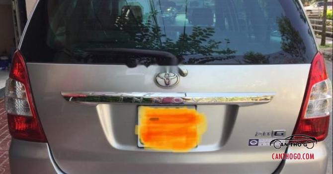 Cần bán xe Innova G, số tự động, SX 2012, màu bạc xe zin toàn bộ
