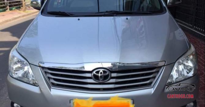 Cần bán xe Innova G, số tự động, SX 2012, màu bạc xe zin toàn bộ