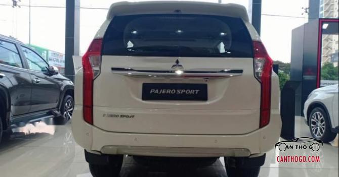 Cần bán xe Mitsubishi Pajero Sport sản xuất 2018, màu trắng, nhập khẩu Thái Lan, giá tốt
