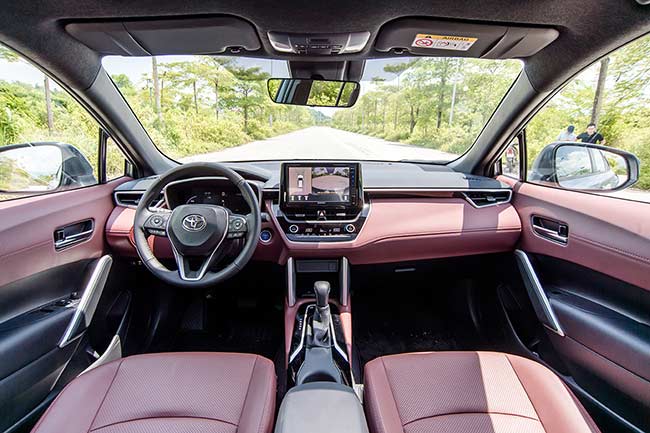Toyota Corolla Cross bảng điều khiển trung tâm